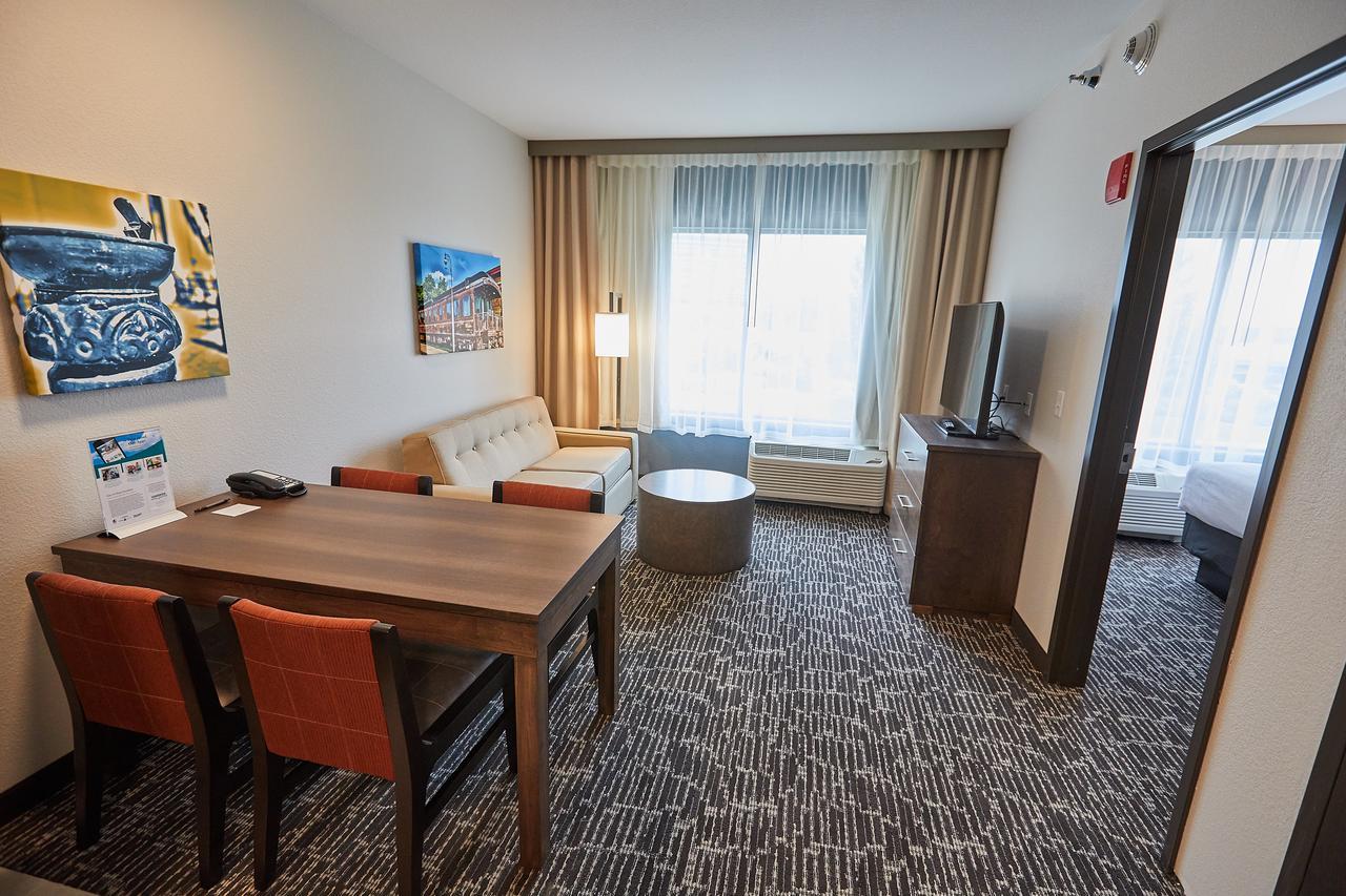Gundersen Hotel & Suites ラ・クロス エクステリア 写真